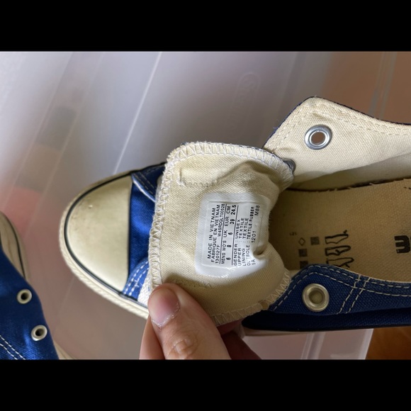 Converse - Picture 2 of 2